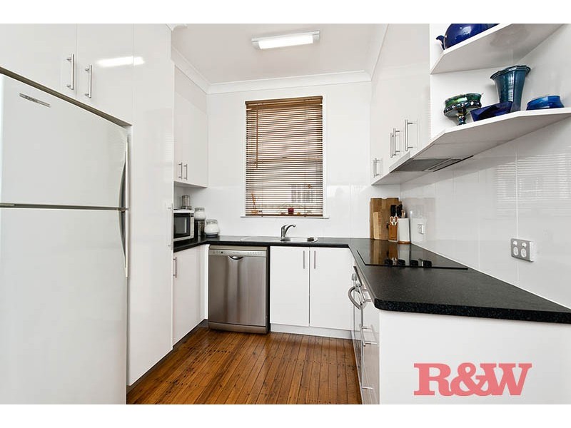 38 Hugh Avenue, Peakhurst NSW 2210