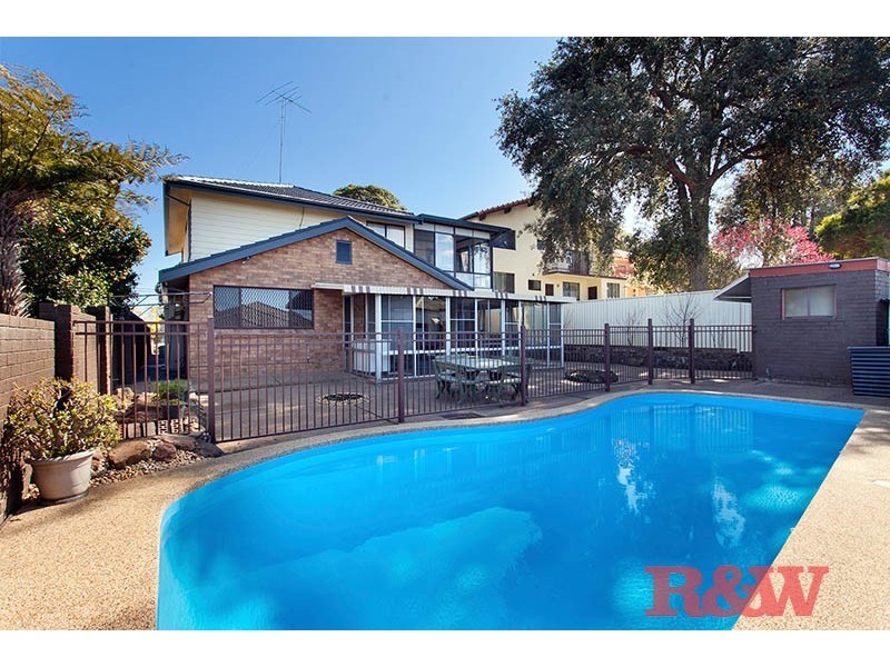 19 Trafalgar Street, Peakhurst NSW 2210