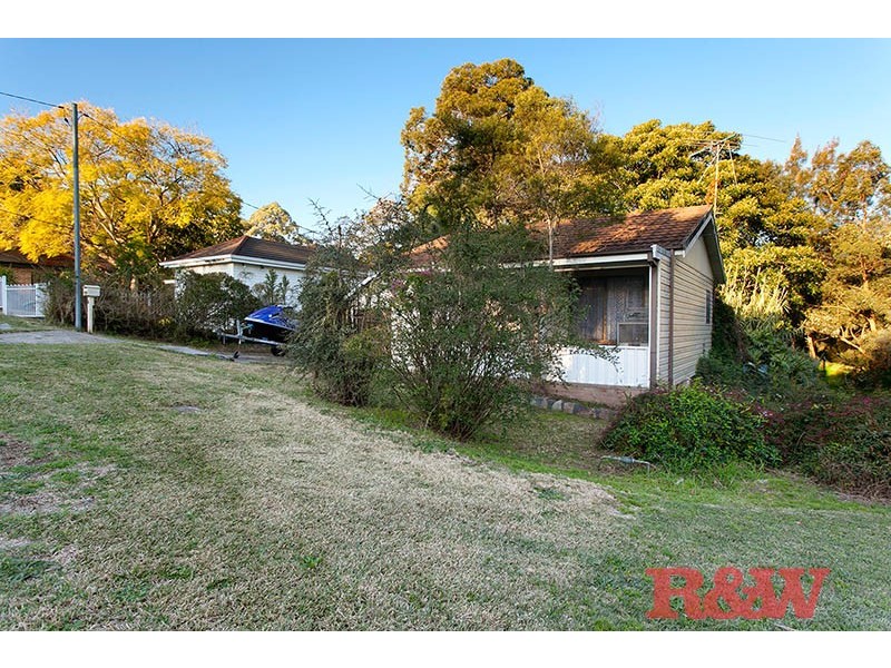 6 Johnstone Street North, Peakhurst NSW 2210