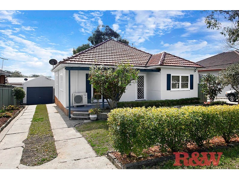 20 Woodlands Avenue, Lugarno NSW 2210