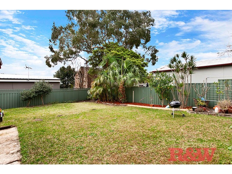 20 Woodlands Avenue, Lugarno NSW 2210