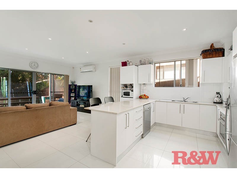 5 Rona Street, Peakhurst NSW 2210