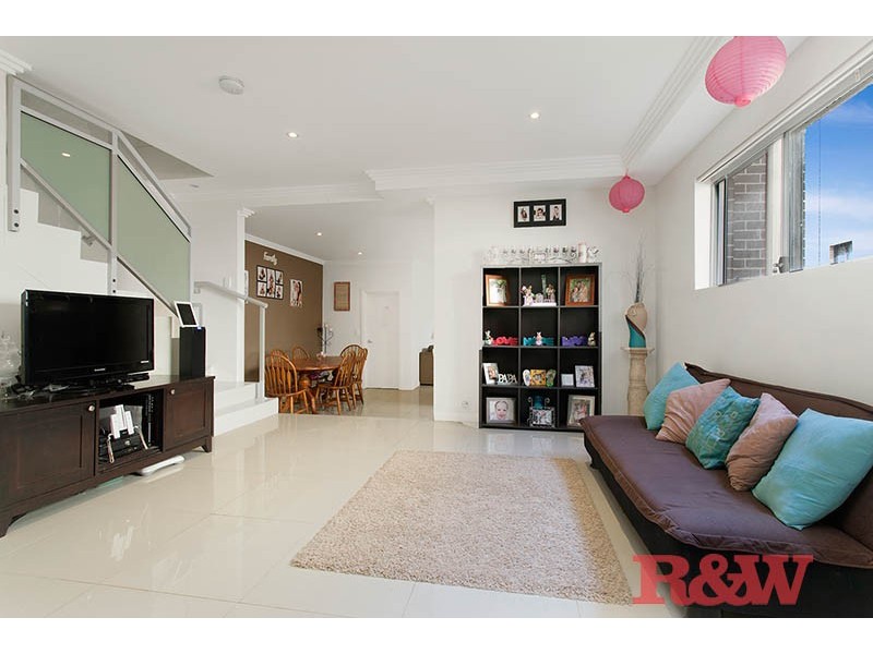 5 Rona Street, Peakhurst NSW 2210