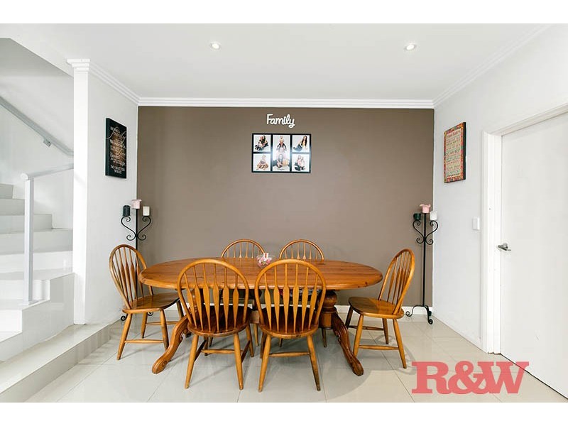 5 Rona Street, Peakhurst NSW 2210