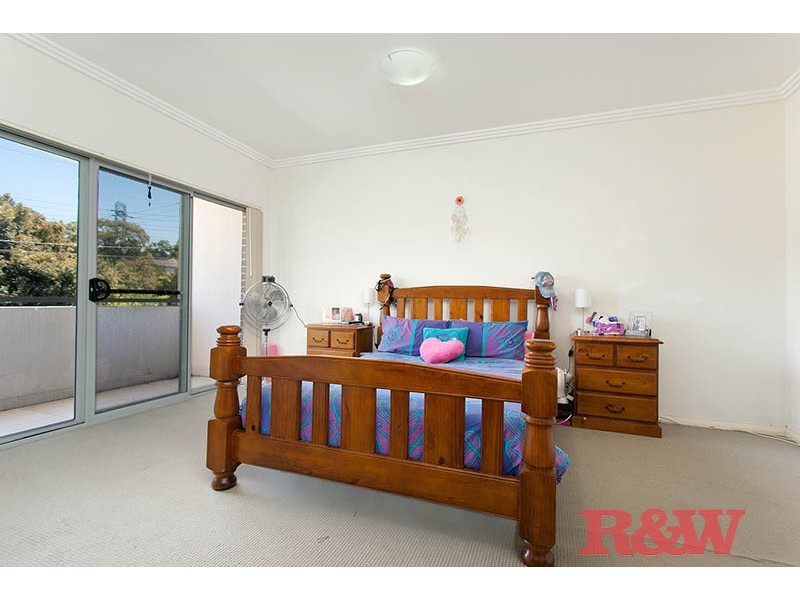 5 Rona Street, Peakhurst NSW 2210