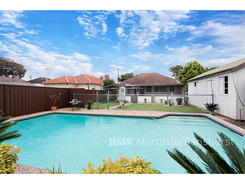 4 Bell Street, Riverwood NSW 2210