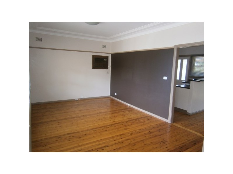 10 Taffs Avenue, Lugarno NSW 2210