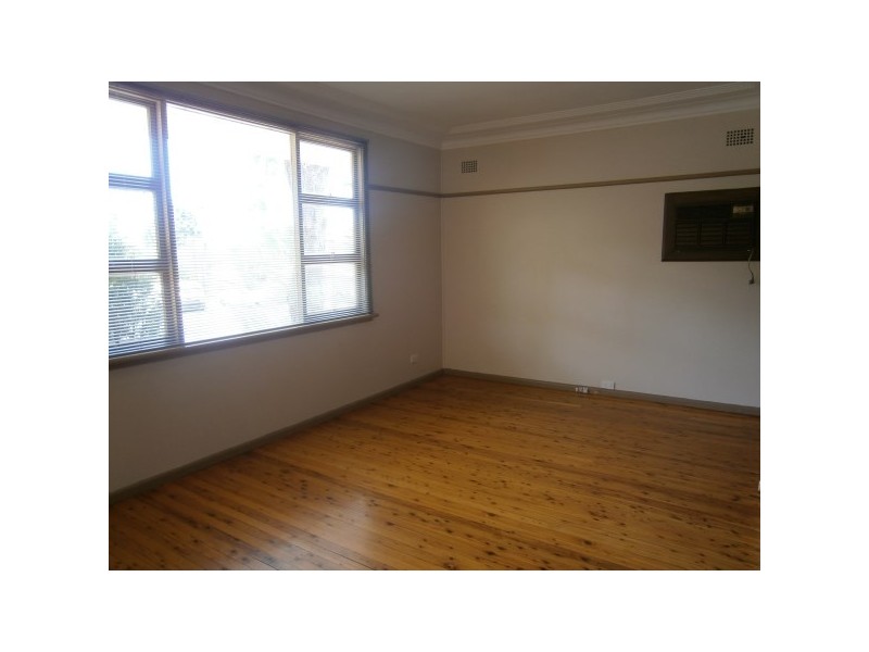 10 Taffs Avenue, Lugarno NSW 2210