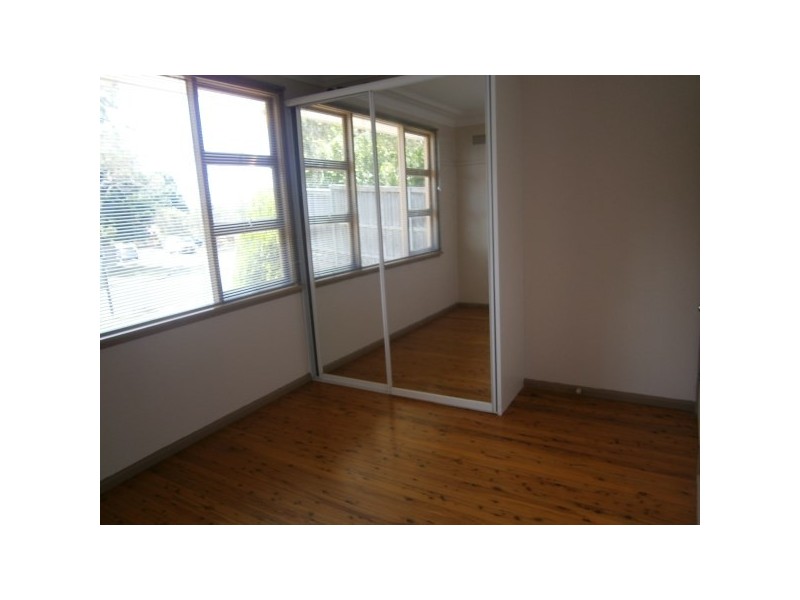 10 Taffs Avenue, Lugarno NSW 2210