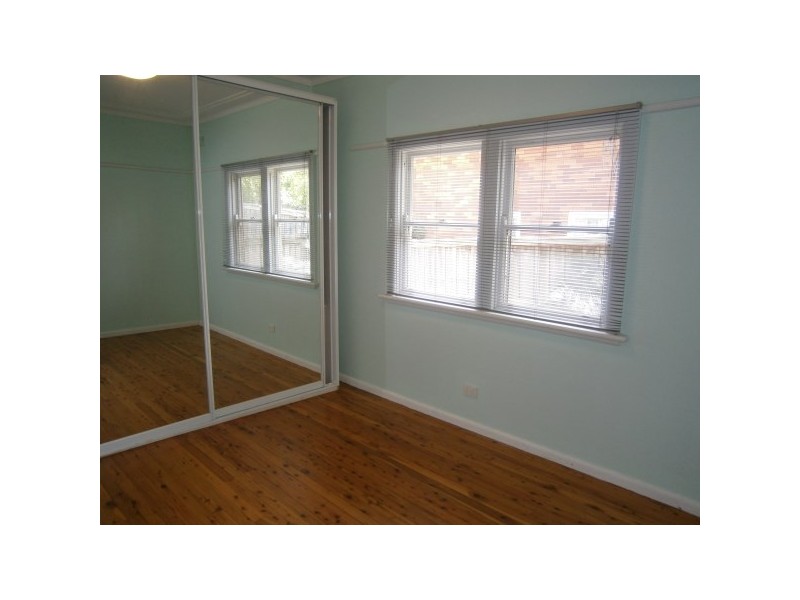 10 Taffs Avenue, Lugarno NSW 2210