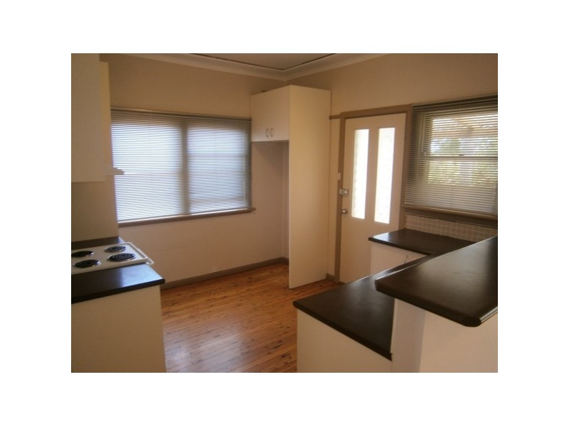 10 Taffs Avenue, Lugarno NSW 2210