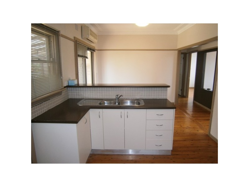 10 Taffs Avenue, Lugarno NSW 2210