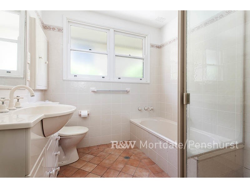 1 Gregory Crescent, Beverly Hills NSW 2209