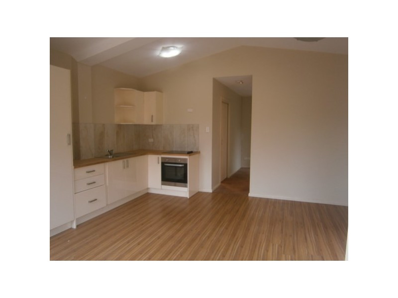 6 Hugh Avenue, Peakhurst NSW 2210