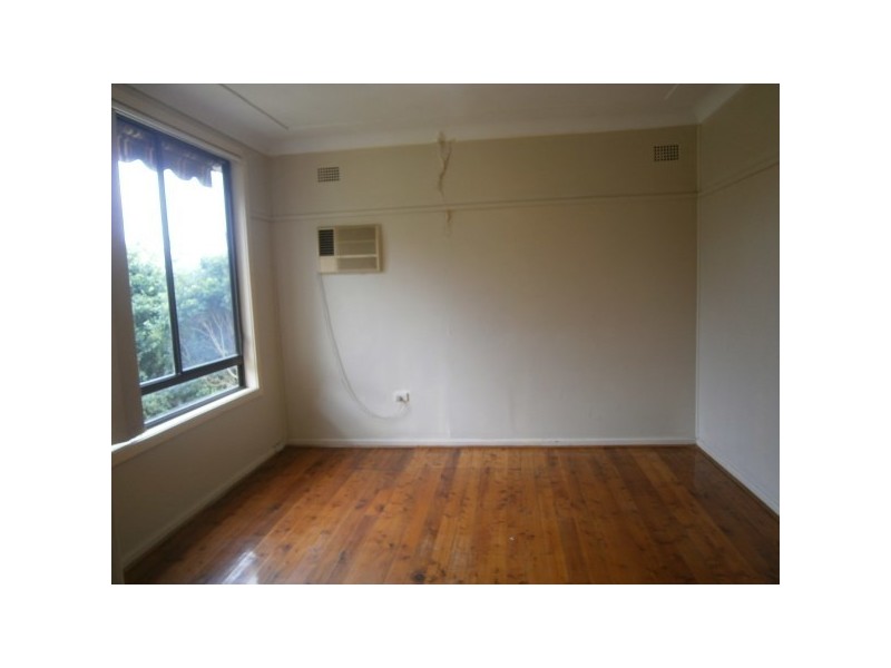 6 Hugh Avenue, Peakhurst NSW 2210