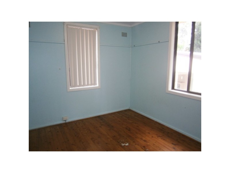 6 Hugh Avenue, Peakhurst NSW 2210