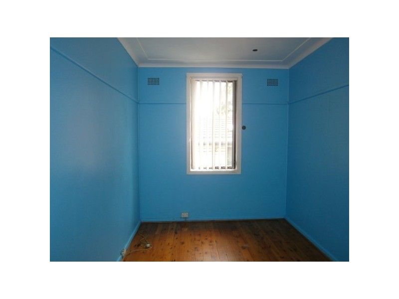 6 Hugh Avenue, Peakhurst NSW 2210