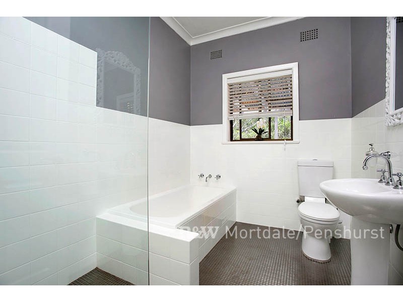 45 Valentia Avenue, Lugarno NSW 2210