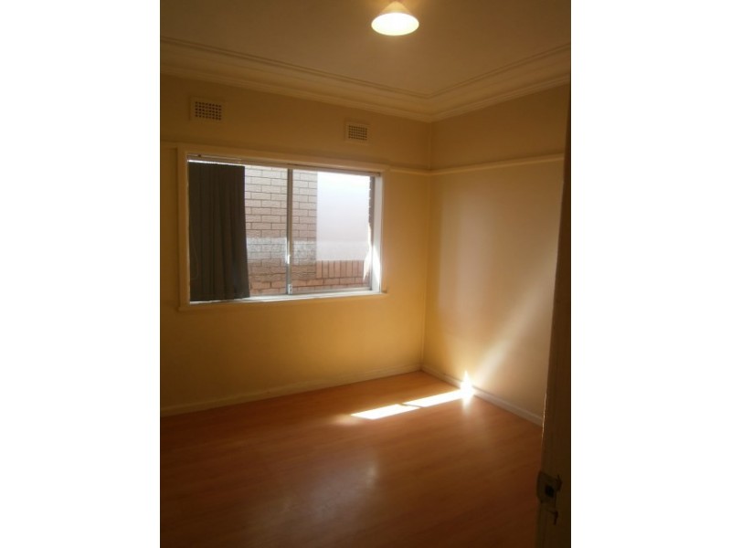 10 Salisbury St, Riverwood NSW 2210