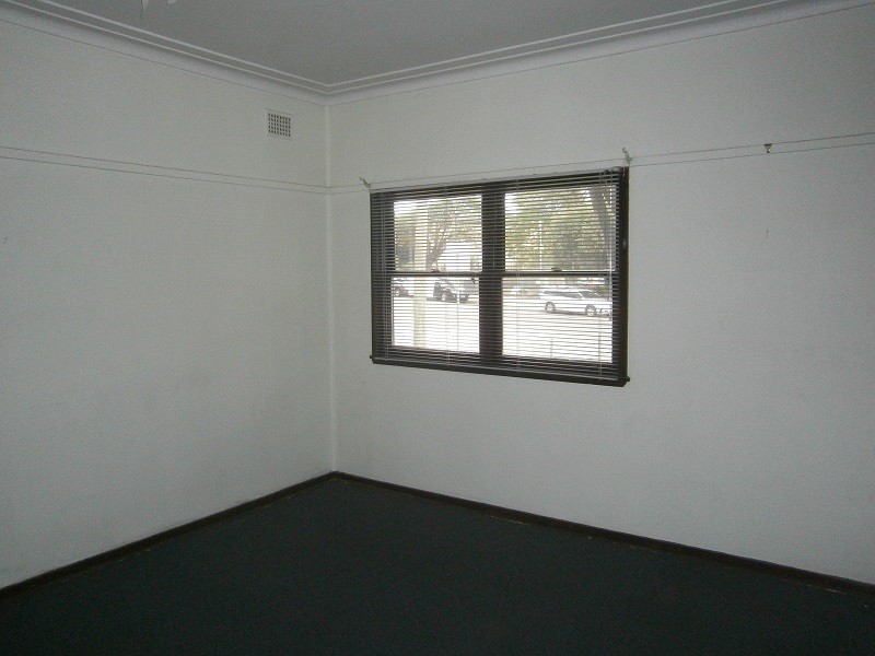 96 Bonds Road, Roselands NSW 2196