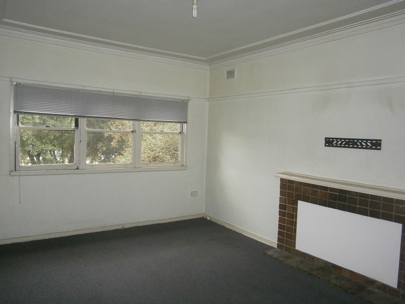 96 Bonds Road, Roselands NSW 2196