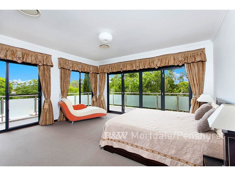 79 Woodlands Avenue, Lugarno NSW 2210