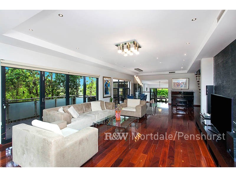 79 Woodlands Avenue, Lugarno NSW 2210