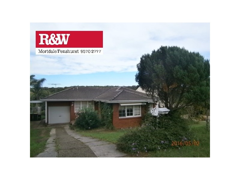 37 Waterside Pde, Peakhurst Heights NSW 2210