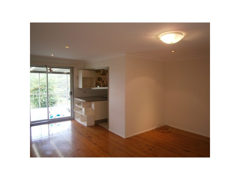 37 Waterside Pde, Peakhurst Heights NSW 2210