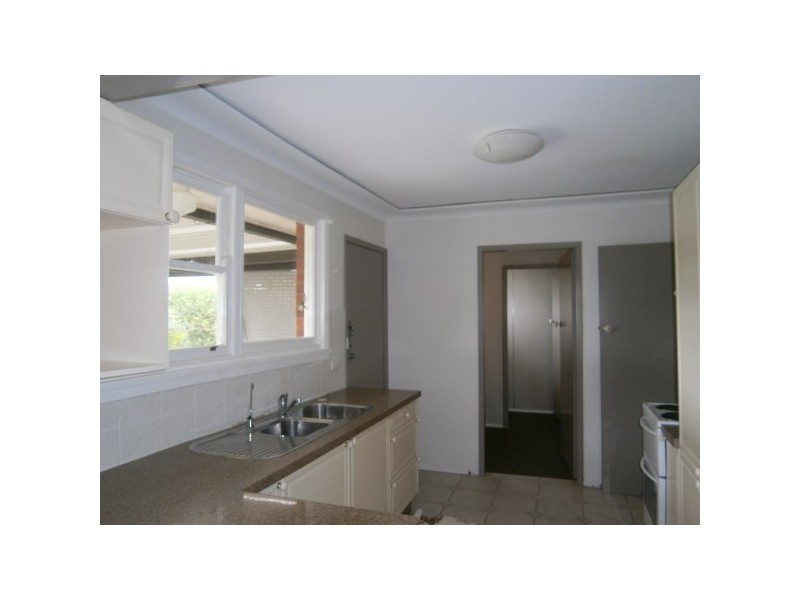 37 Waterside Pde, Peakhurst Heights NSW 2210