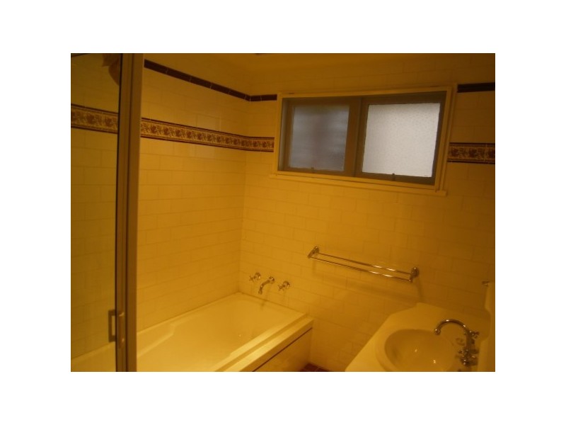 37 Waterside Pde, Peakhurst Heights NSW 2210