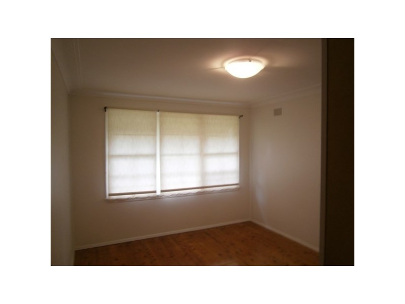 37 Waterside Pde, Peakhurst Heights NSW 2210