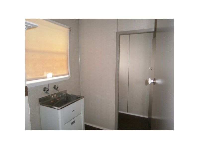 37 Waterside Pde, Peakhurst Heights NSW 2210