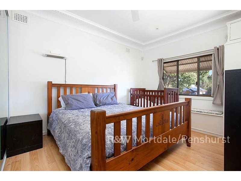 16 Bonds Road, Roselands NSW 2196