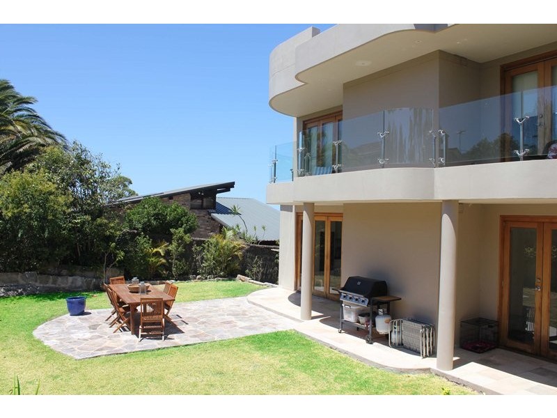 8a Harvey St, Seaforth NSW 2092