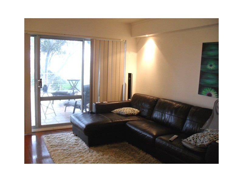 Flat @ 46 Peronne Avenue, Clontarf NSW 2093