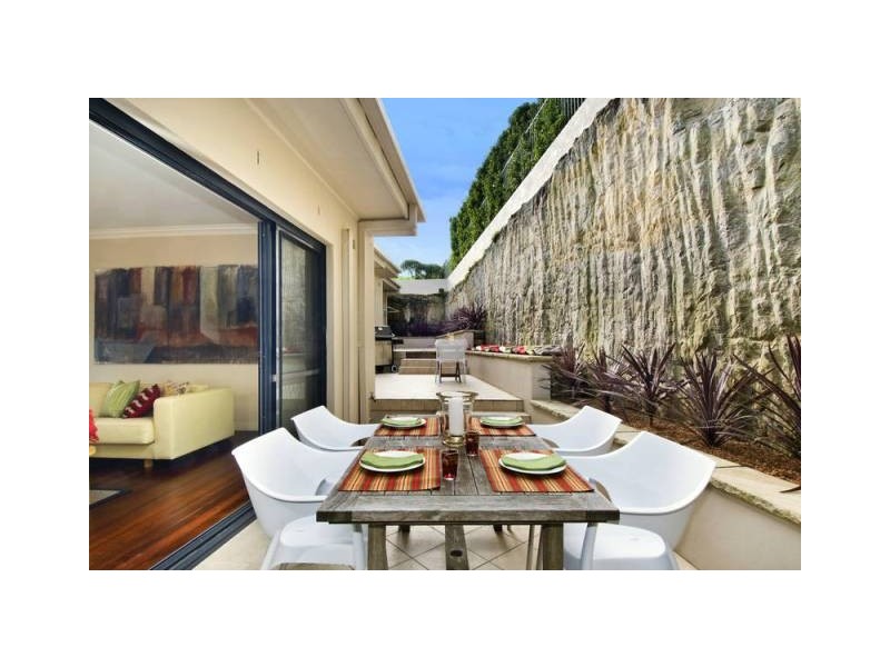 10 Kanangra Crescent, Clontarf NSW 2093