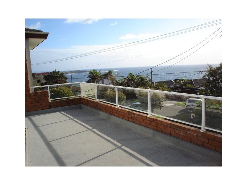 8 Ian Avenue, North Curl Curl NSW 2099