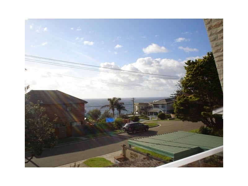 8 Ian Avenue, North Curl Curl NSW 2099