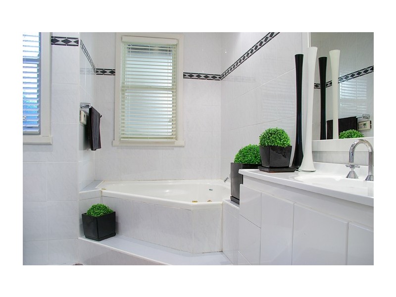 52 Fromelles Avenue, Seaforth NSW 2092