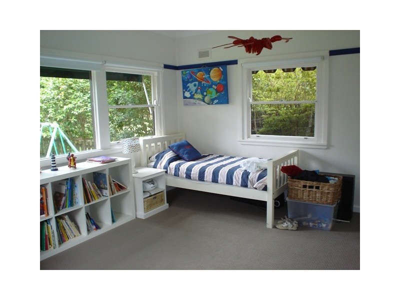 2 Armstrong Street, Seaforth NSW 2092