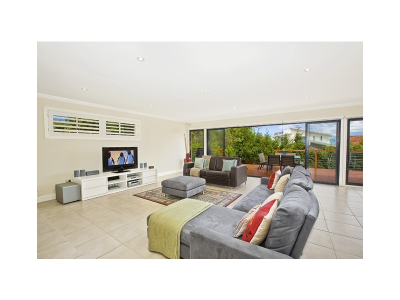 77 Macmillan St, Seaforth NSW 2092