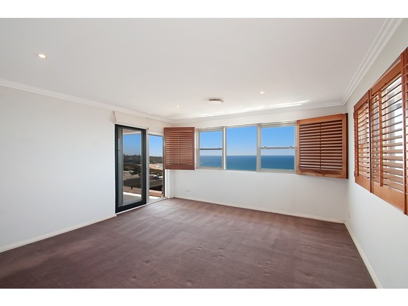 12 Seaview Avenue, Freshwater NSW 2096