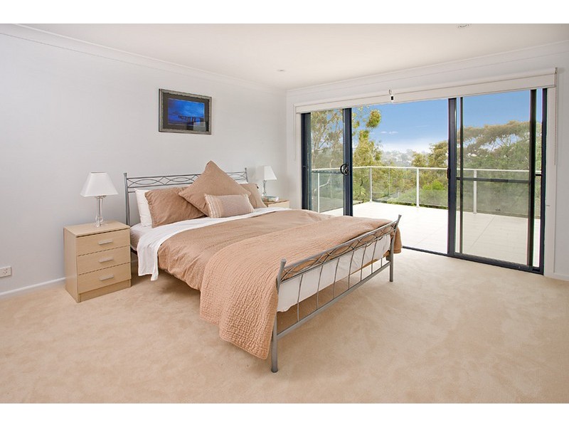 10 Montauban Avenue, Seaforth NSW 2092