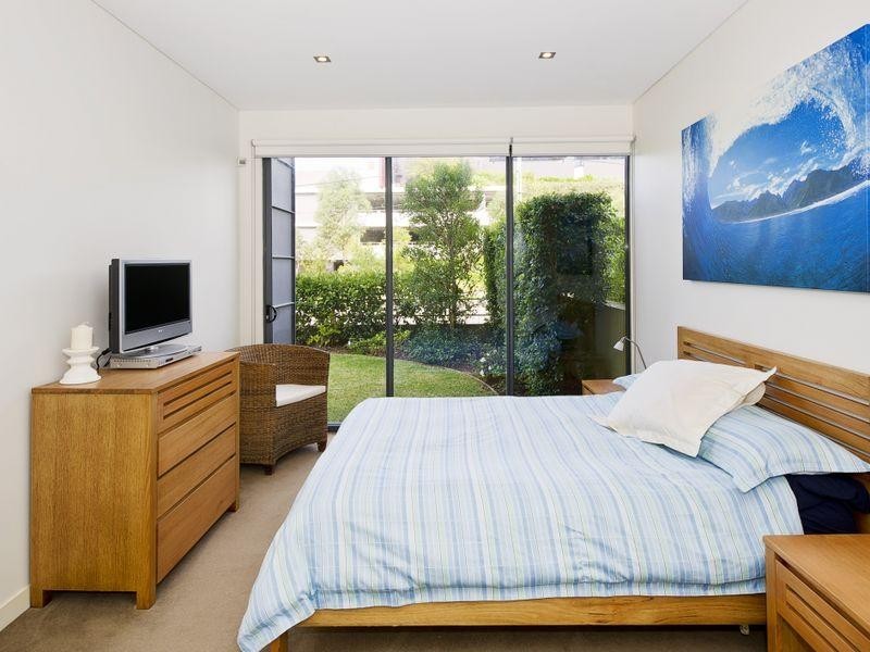 1/24 Clarence Avenue, Dee Why NSW 2099