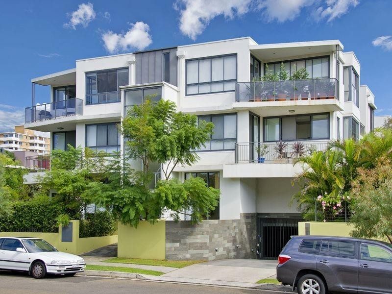 1/24 Clarence Avenue, Dee Why NSW 2099