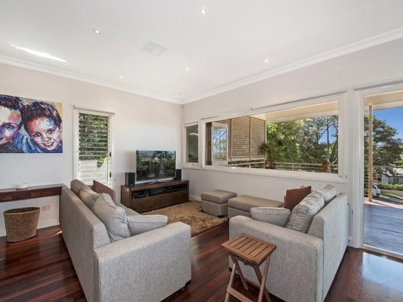 17 Peacock Street, Seaforth NSW 2092