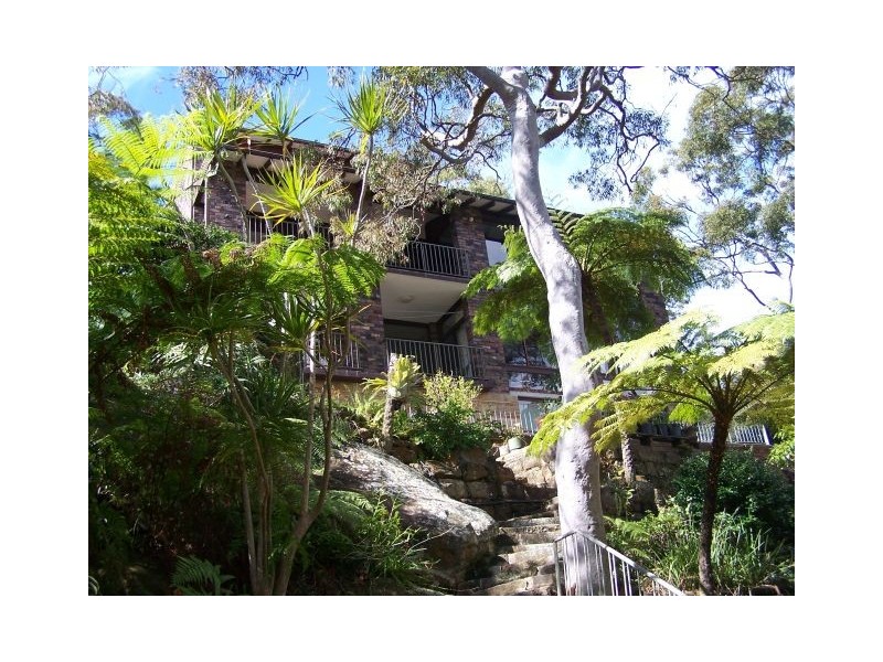 2 and 2a Abernethy Street (Enter via the end of Sangrado), Seaforth NSW 2092