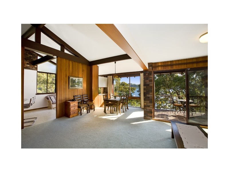 2 and 2a Abernethy Street (Enter via the end of Sangrado), Seaforth NSW 2092