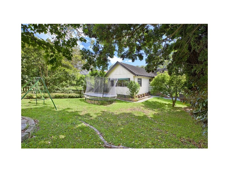 2 Armstrong Street, Seaforth NSW 2092